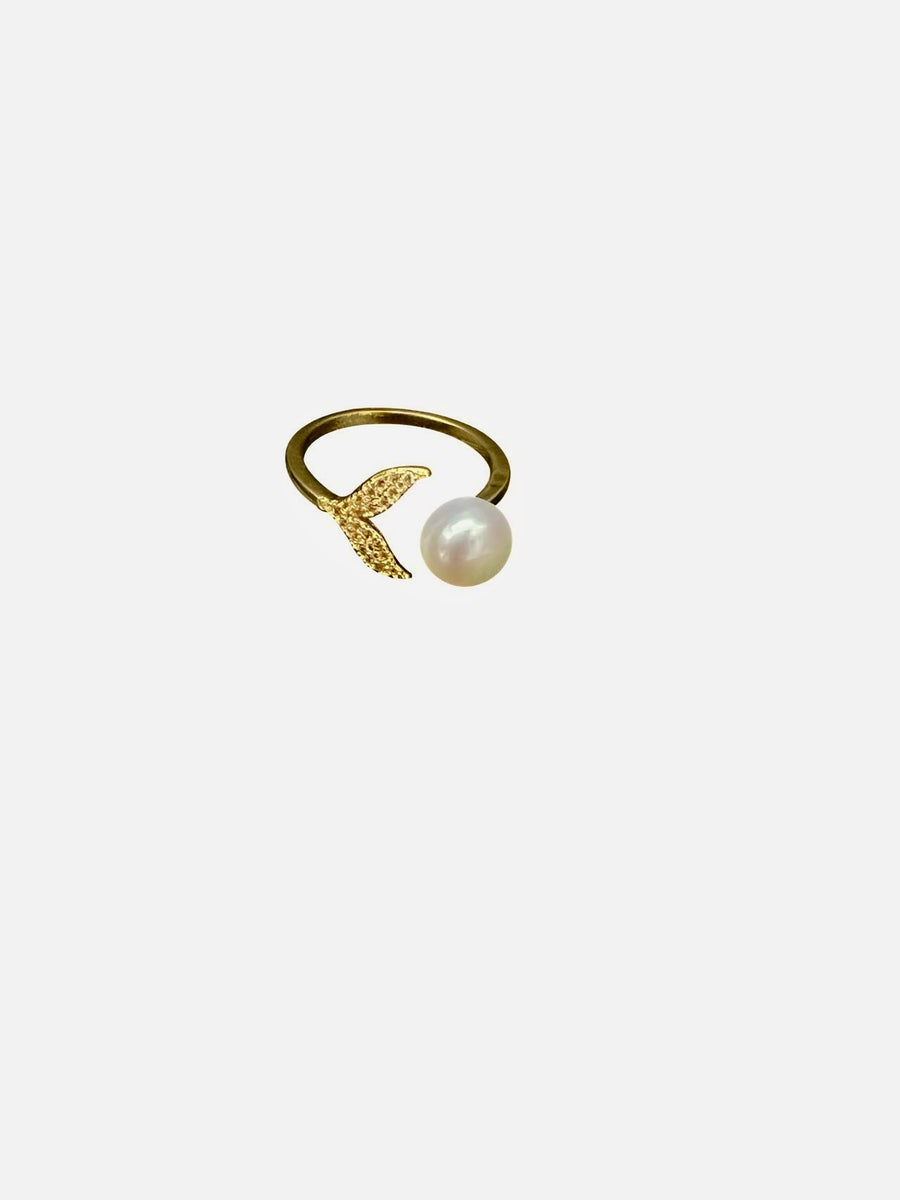 Mermaid ring store with pearl